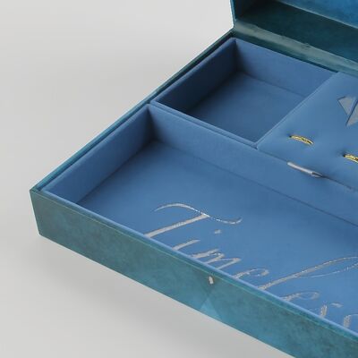 Luxury Flip Top Gift Box White Cardboard Prevent Displacement One Piece With Inner Lining