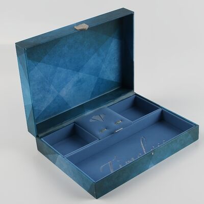 Luxury Flip Top Gift Box White Cardboard Prevent Displacement One Piece With Inner Lining