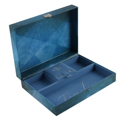 Luxury Flip Top Gift Box White Cardboard Prevent Displacement One Piece With Inner Lining