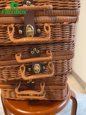 Vintage Design Faux-rattan Gift Box with Secure Locking Mechanism and Customizable Lining